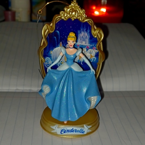 Disney Cinderella ornament - Picture 1 of 2
